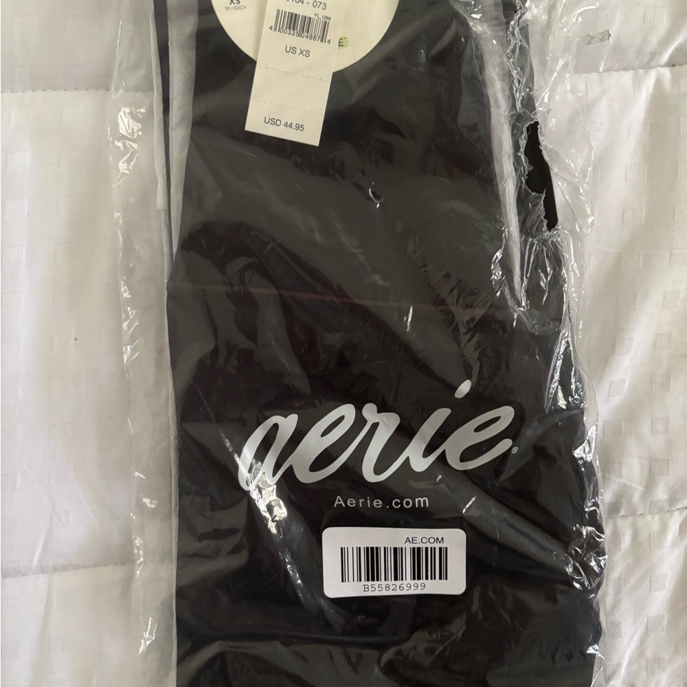 Aerie Classic Black Leggings w/criss cross on waist flattering cropped